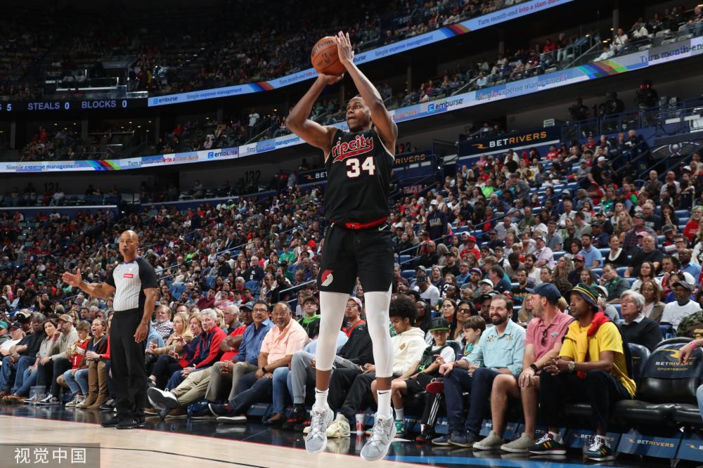 不屈不挠的 不屈不挠的