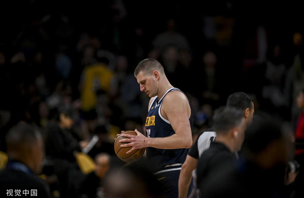 而他的到来 而他的到来